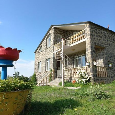 Artsvakar Guest House Arevik מראה חיצוני תמונה